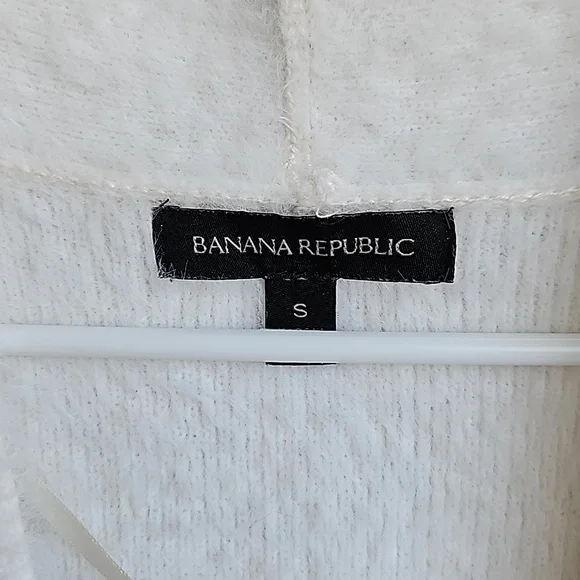 Banana Republic Cardigan - Picture 2 of 3